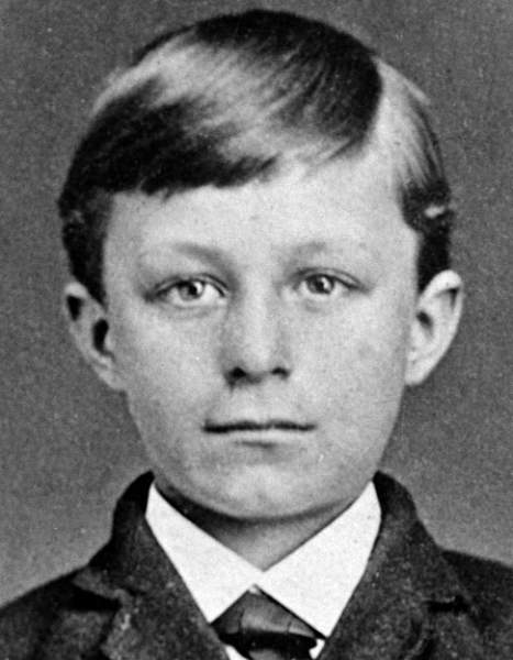 Wilbur Wright, 1876, aged nine years.