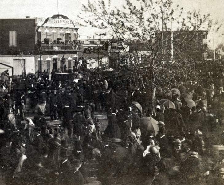 Crowds in Baltimore, Maryland awaiting arrival of President Lincoln's funeral train, April 21, 1865, zoomable image
