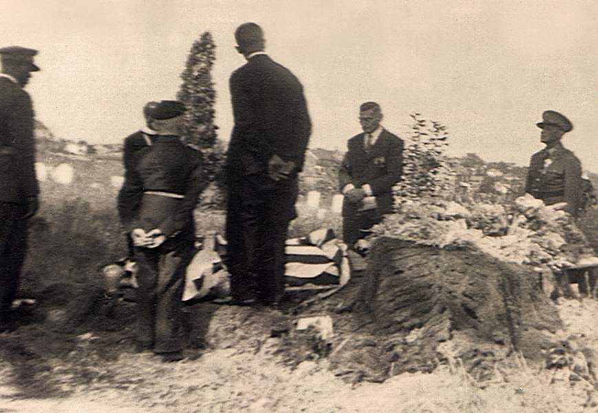 Ephraim Slaughter laid to rest at the Lincoln Cemetery at Penbrook in Harrisburg, Pennsylvania, February 1943, detail