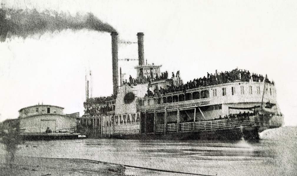 The Mississippi Steamboat "Sultana", Helena, Arkansas, April 26, 1865, zoomable image